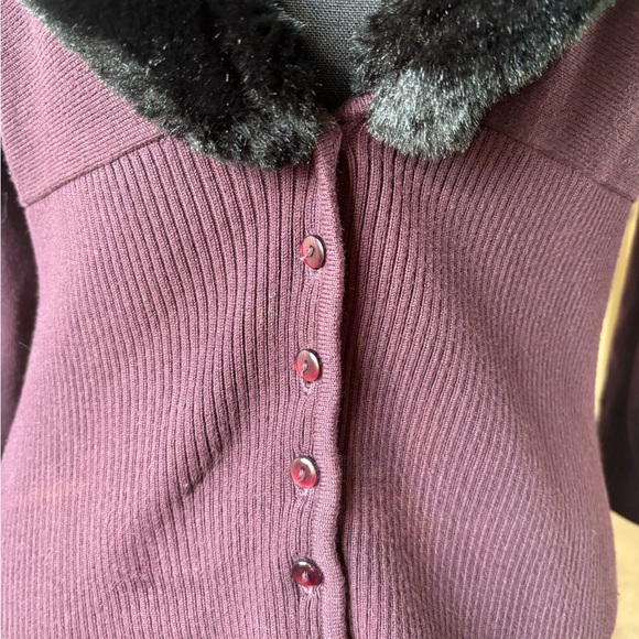 Axcess Liz Claiborne Sweater - Picture 5 of 8